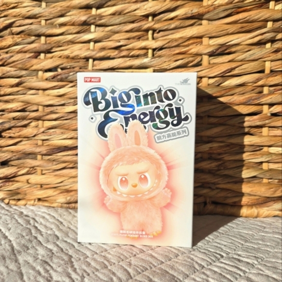AUTHENTIC UNOPENED Labubu Big into Energy - Loyalty - Picture 1 of 5